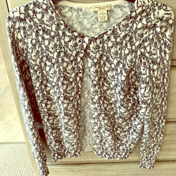 100% cashmere button up sweater - Picture 1 of 3